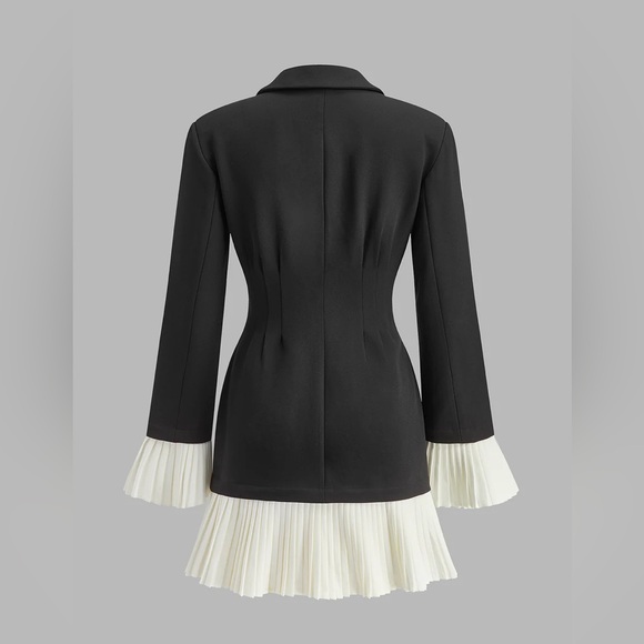 Commense V-Neck Two-Tone Pleated Button Dress - Picture 7 of 16